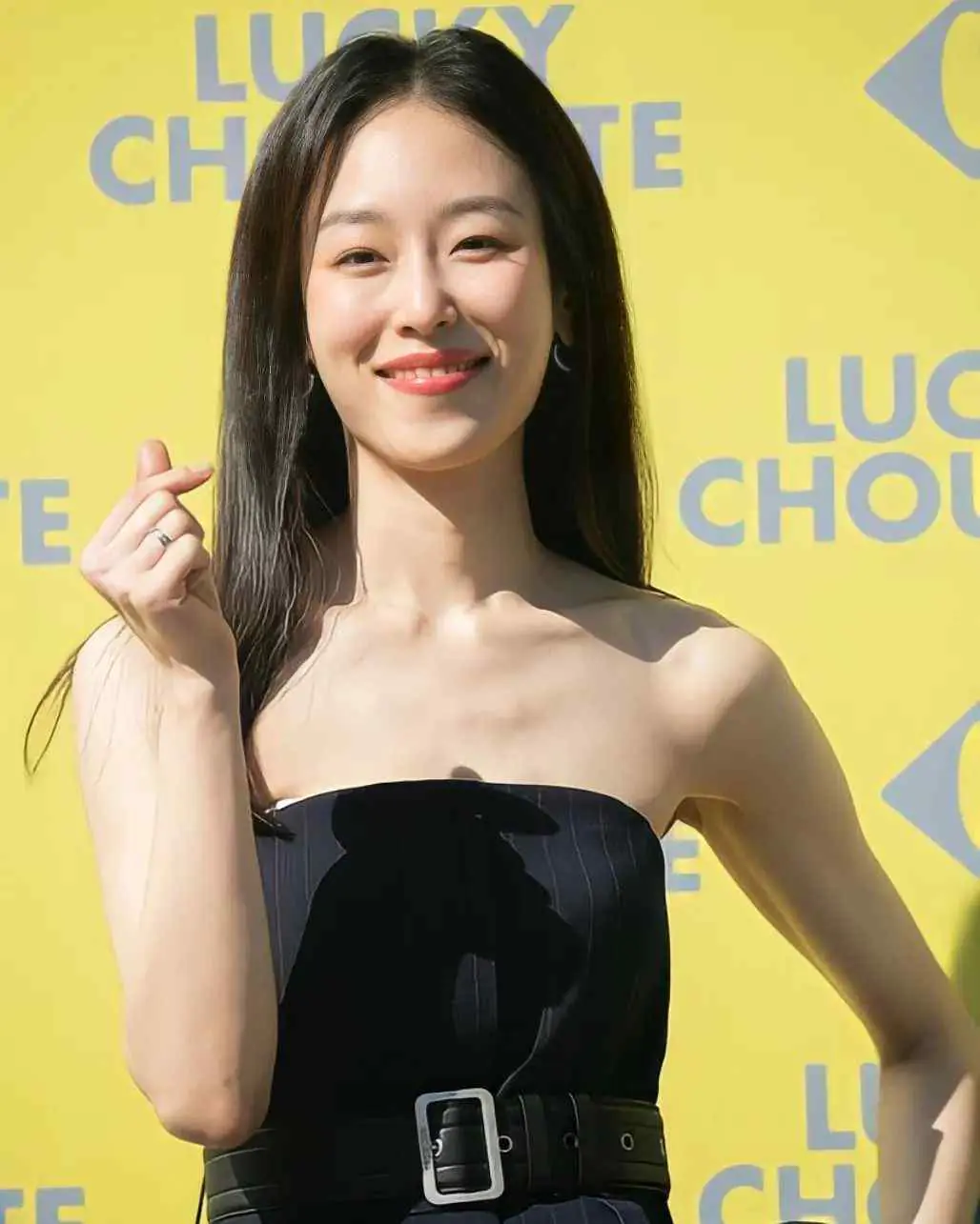 Seo Hyun Jin - seo-hyun-jin-sexy-15.webp
